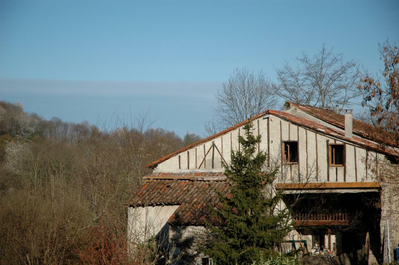 Gite Fermier De Saint-Lizier Exteriör bild